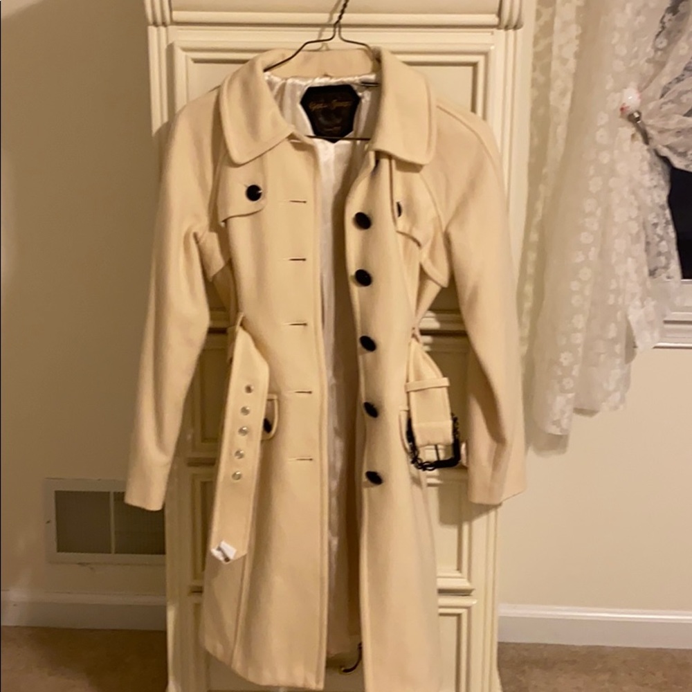 Beautiful Guess jacket with belt